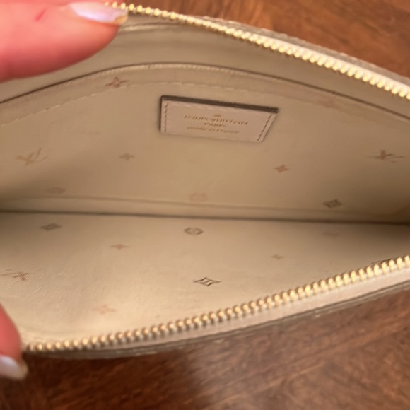 Limited edition 2022 Spring in the City Neverfull Pouchette in Sunset Kakhi SOLD - Picture 6 of 9